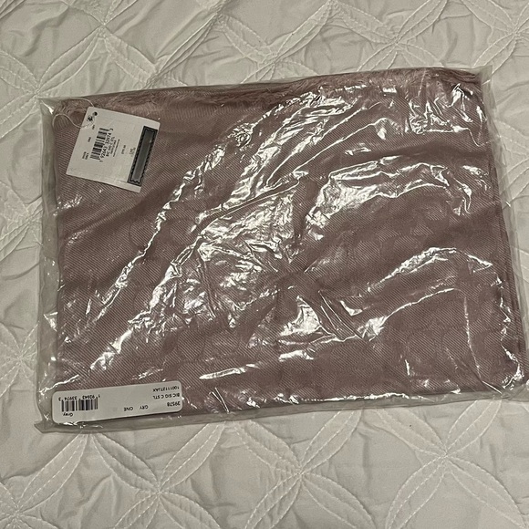 Coach Stole NWT - Picture 2 of 5